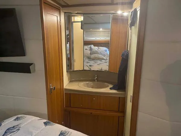 Slide: The Image of Bayliner 4087 Aft Cabin Motoryacht 2000 - 11