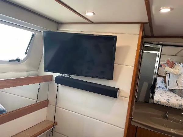 Slide: The Image of Bayliner 4087 Aft Cabin Motoryacht 2000 - 8