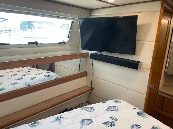 Slide: The Image of Bayliner 4087 Aft Cabin Motoryacht 2000 - 9