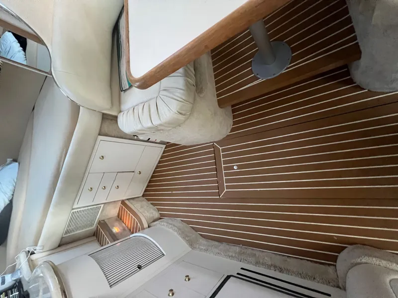 Slide: The Image of Interior of 1999 Sea Ray Sundancer 310 yacht. - 12