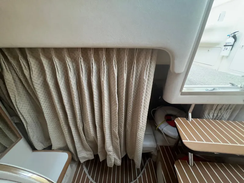 Slide: The Image of Sea Ray Sundancer 310 1999 - 17