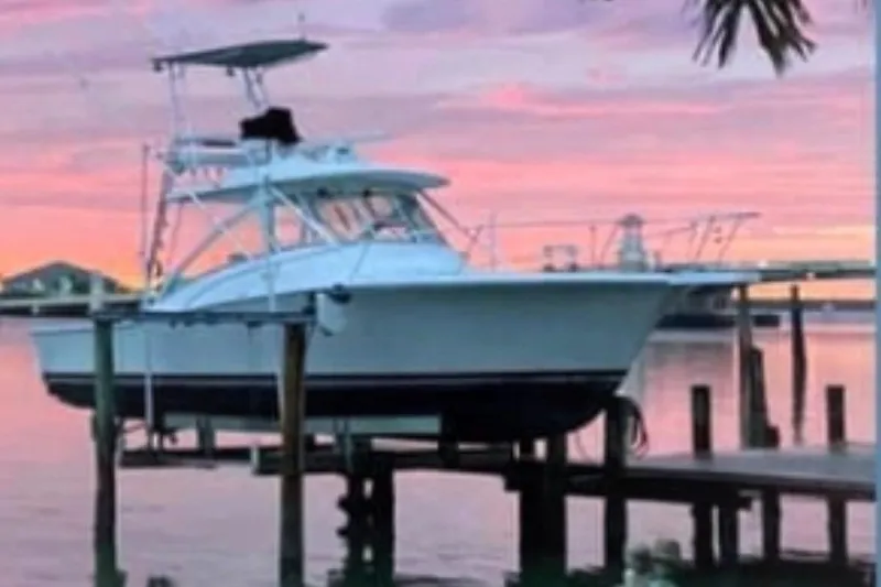 Slide: The Image of Luhrs 32 Open 2004 - 0