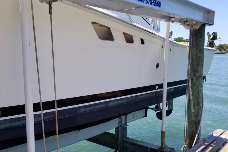 Slide: The Image of Luhrs 32 Open 2004 - 2
