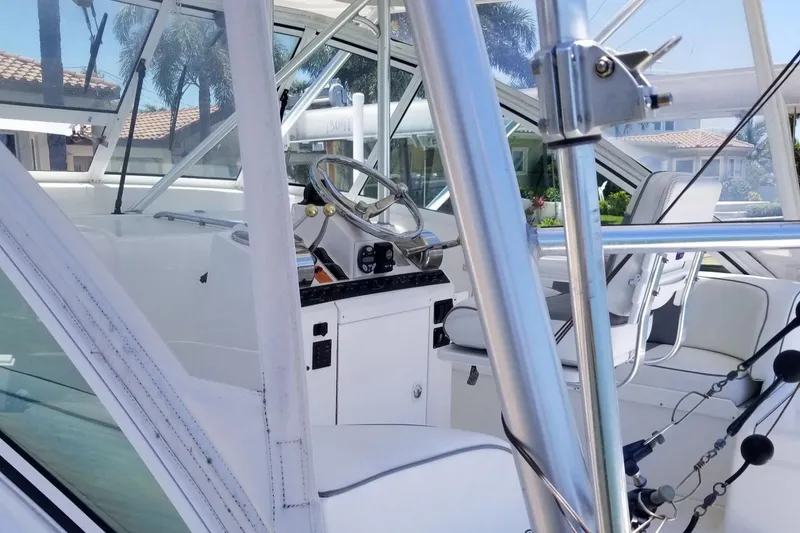 Slide: The Image of Luhrs 32 Open 2004 - 5
