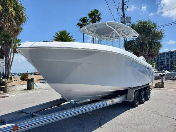 Slide: The Image of Aquasport 2500 Center Console 2022 - 1