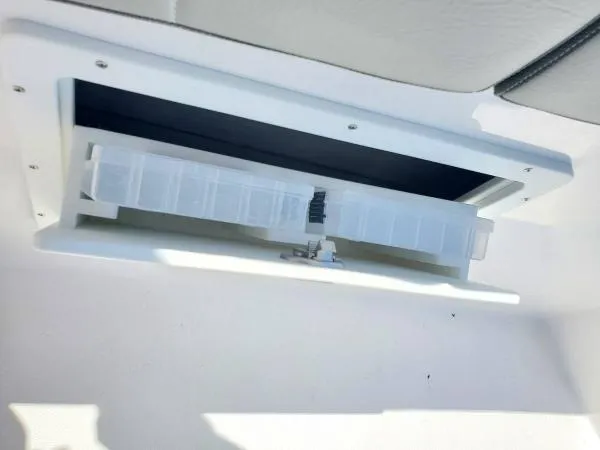 Slide: The Image of Aquasport 2500 Center Console 2022 - 10