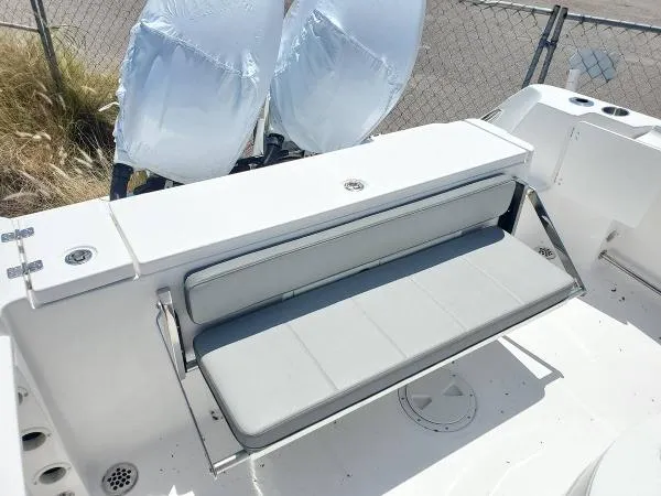 Slide: The Image of Aquasport 2500 Center Console 2022 - 9