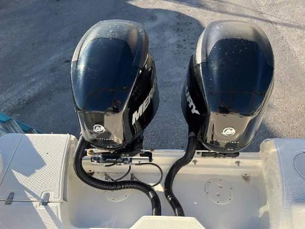 Slide: The Image of Boston Whaler 250 Outrage 2017 - 5