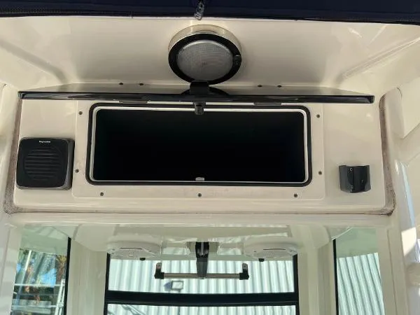 Slide: The Image of Boston Whaler 250 Outrage 2017 - 9