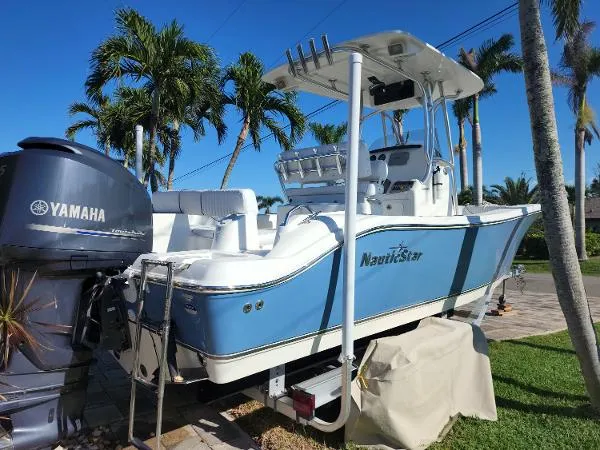 Slide: The Image of NauticStar 2200XS Offshore 2014 - 4