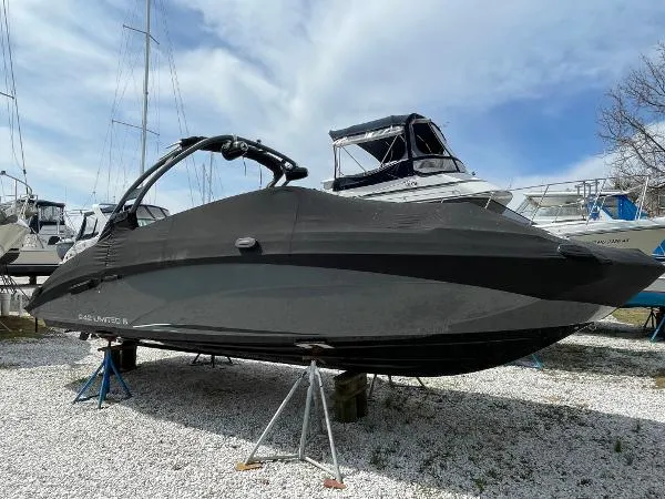 Slide: The Image of Yamaha 242 Limited S 2016 - 0