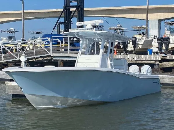 Slide: The Image of Invincible 33 Open Fisherman 2021 - 3