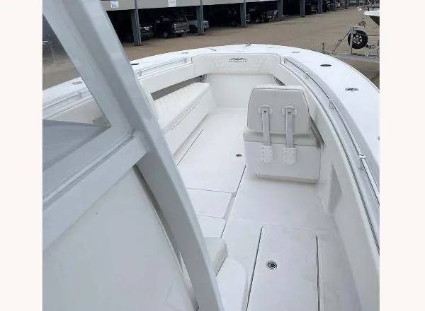 Slide: The Image of Invincible 33 Open Fisherman 2021 - 5