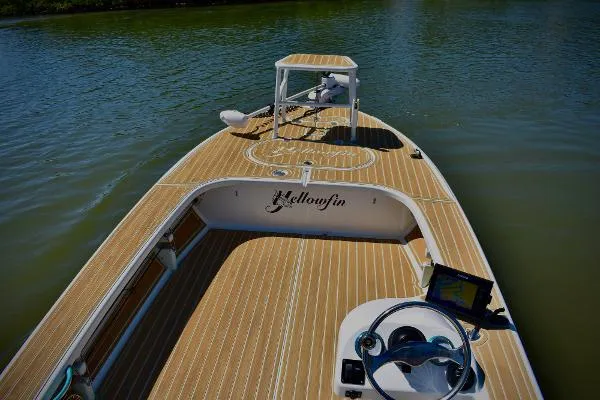 Slide: The Image of Yellowfin YF 17 2009 - 3