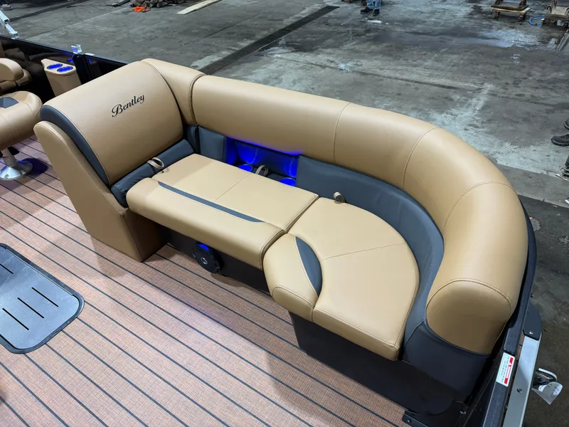 Slide: The Image of Bentley Pontoons Legacy 200HP QSB 223 Swingback Tritoon 2026 - 10