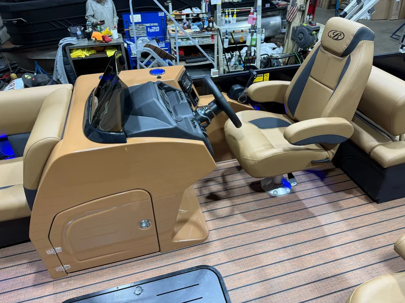 Slide: The Image of Bentley Pontoons Legacy 200HP QSB 223 Swingback Tritoon 2026 - 12