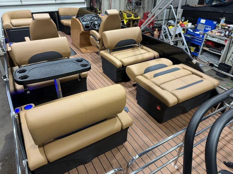 Slide: The Image of Bentley Pontoons Legacy 200HP QSB 223 Swingback Tritoon 2026 - 24