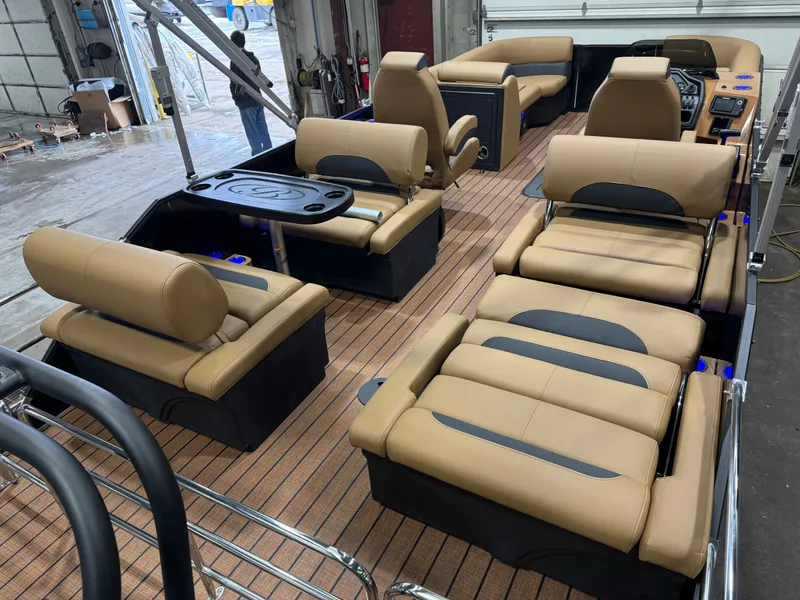 Slide: The Image of Bentley Pontoons Legacy 200HP QSB 223 Swingback Tritoon 2026 - 25