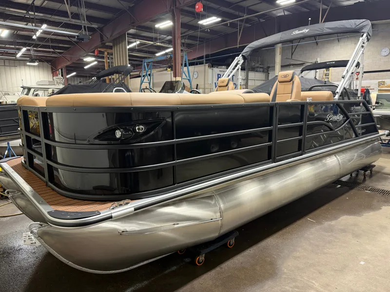 Slide: The Image of Bentley Pontoons Legacy 200HP QSB 223 Swingback Tritoon 2026 - 43