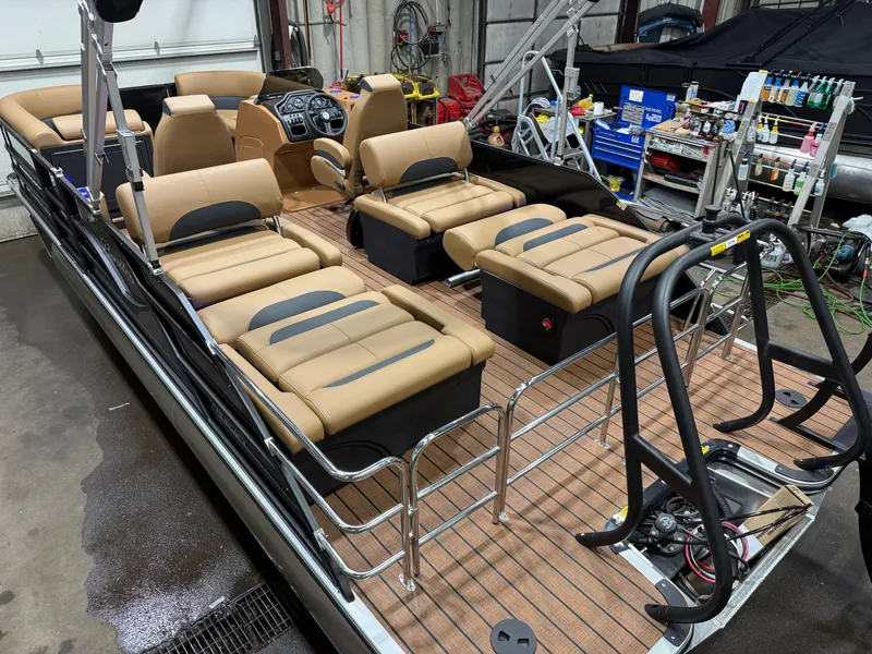 Slide: The Image of Bentley Pontoons Legacy 200HP QSB 223 Swingback Tritoon 2026 - 53