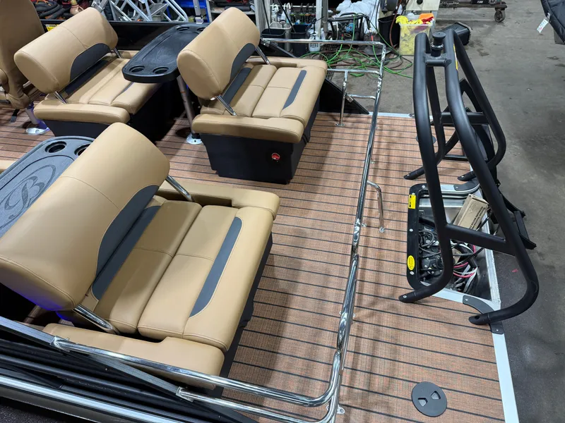 Slide: The Image of Bentley Pontoons Legacy 200HP QSB 223 Swingback Tritoon 2026 - 6