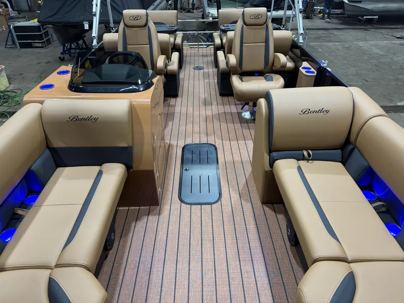 Slide: The Image of Bentley Pontoons Legacy 200HP QSB 223 Swingback Tritoon 2026 - 8