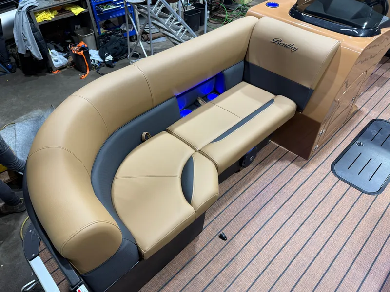Slide: The Image of Bentley Pontoons Legacy 200HP QSB 223 Swingback Tritoon 2026 - 9