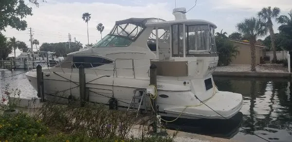 Slide: The Image of Cruisers 4450 Express Motor Yacht 2003 - 4