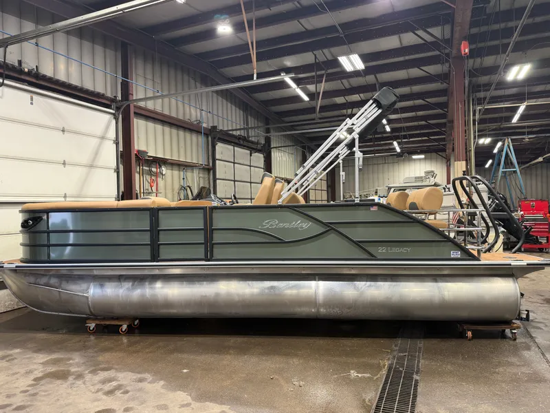 Slide: The Image of Bentley Pontoons Legacy 200HP QSB 223 Swingback Tritoon 2026 - 36