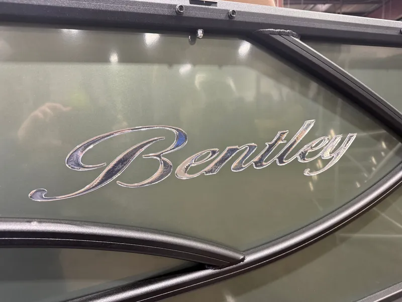 Slide: The Image of Bentley Pontoons Legacy 200HP QSB 223 Swingback Tritoon 2026 - 40