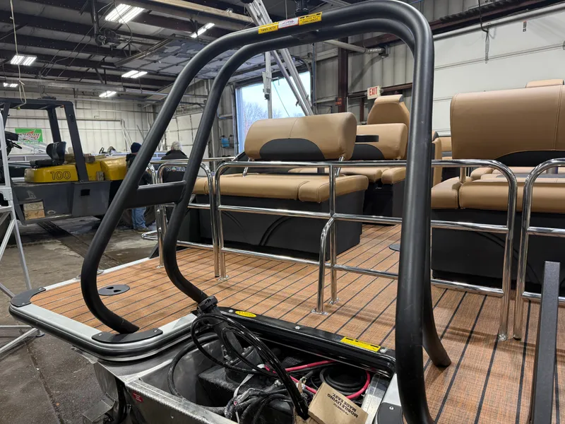 Slide: The Image of Bentley Pontoons Legacy 200HP QSB 223 Swingback Tritoon 2026 - 43