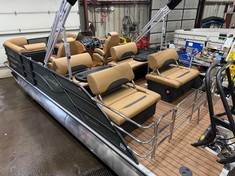 Slide: The Image of Bentley Pontoons Legacy 200HP QSB 223 Swingback Tritoon 2026 - 48