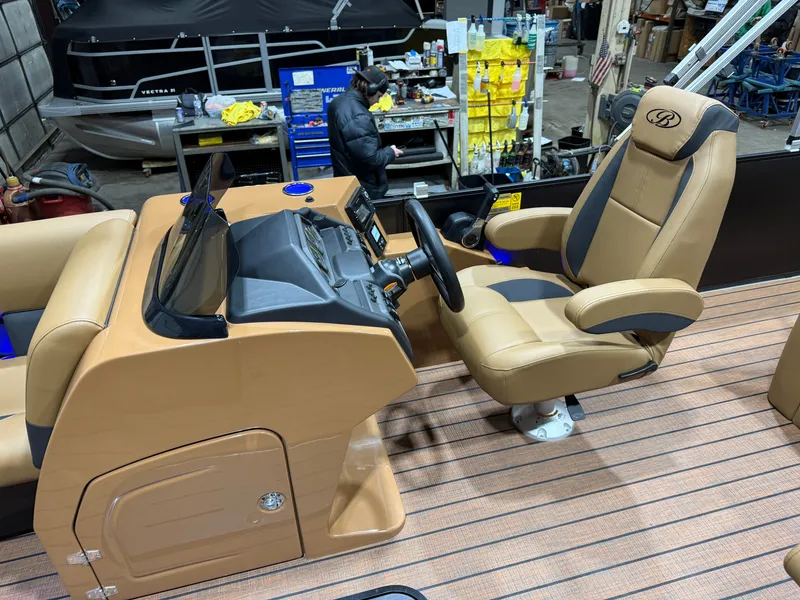 Slide: The Image of Bentley Pontoons Legacy 200HP Swingback 223 Tritoon 2026 - 10