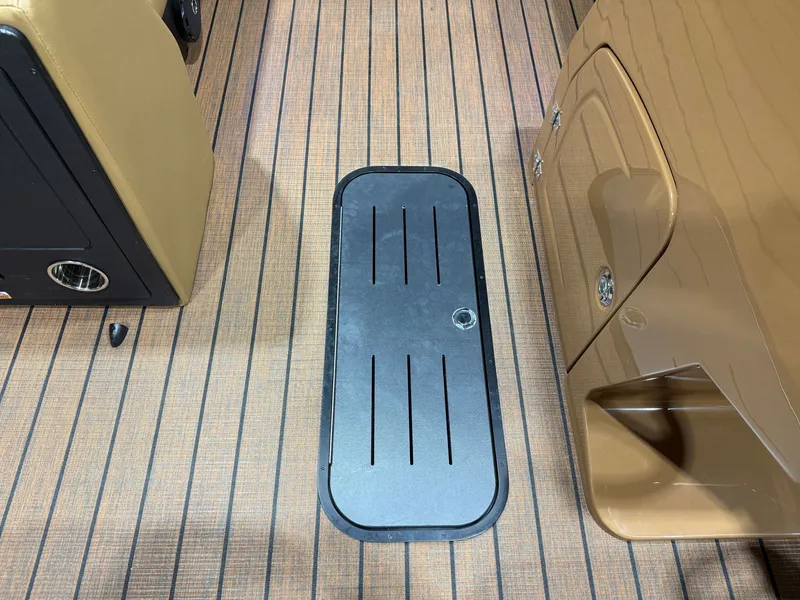 Slide: The Image of Bentley Pontoons Legacy 200HP Swingback 223 Tritoon 2026 - 28