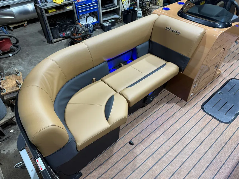 Slide: The Image of Bentley Pontoons Legacy 200HP Swingback 223 Tritoon 2026 - 7