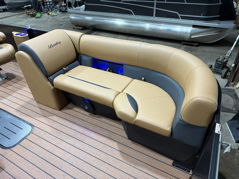 Slide: The Image of Bentley Pontoons Legacy 200HP Swingback 223 Tritoon 2026 - 8