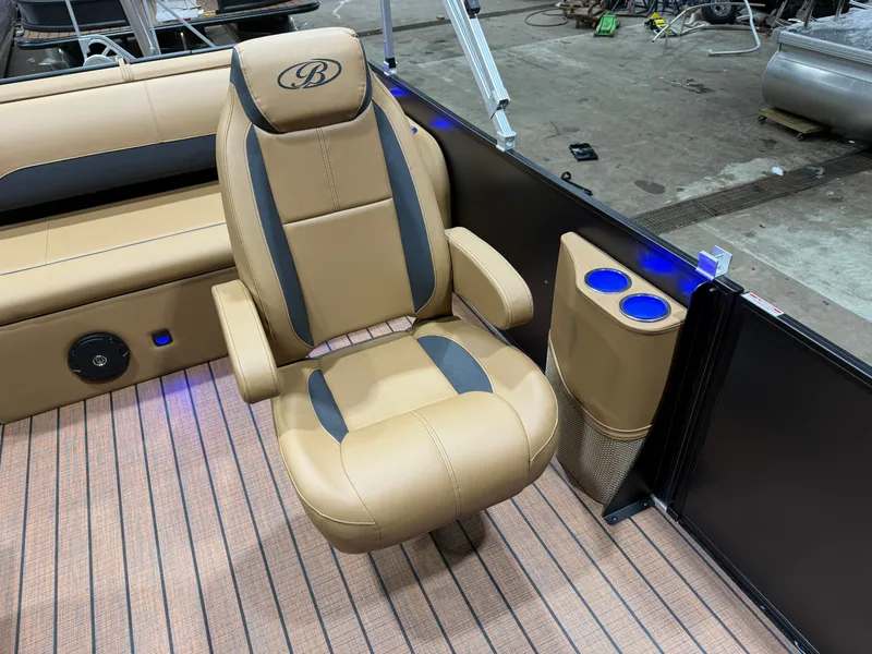 Slide: The Image of Bentley Pontoons Legacy 200HP Swingback 223 Tritoon 2026 - 9