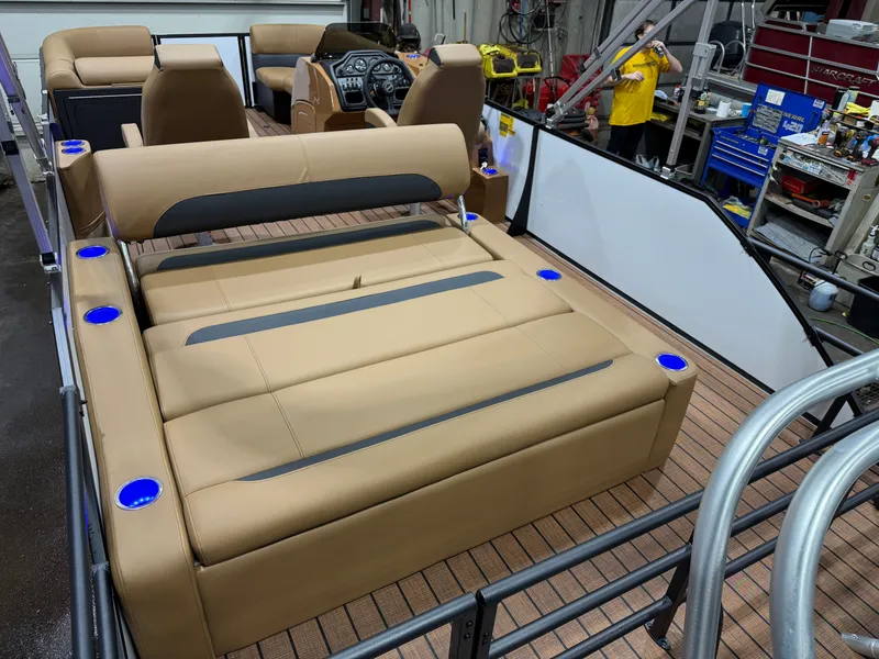 Slide: The Image of Bentley Pontoons Legacy 200HP Swingback 223 Tritoon 2026 - 21
