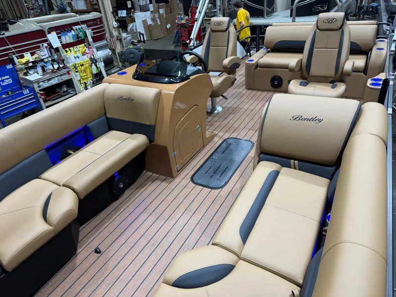 Slide: The Image of Bentley Pontoons Legacy 200HP Swingback 223 Tritoon 2026 - 34