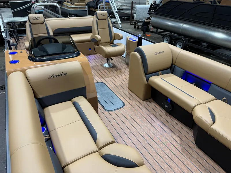 Slide: The Image of Bentley Pontoons Legacy 200HP Swingback 223 Tritoon 2026 - 35