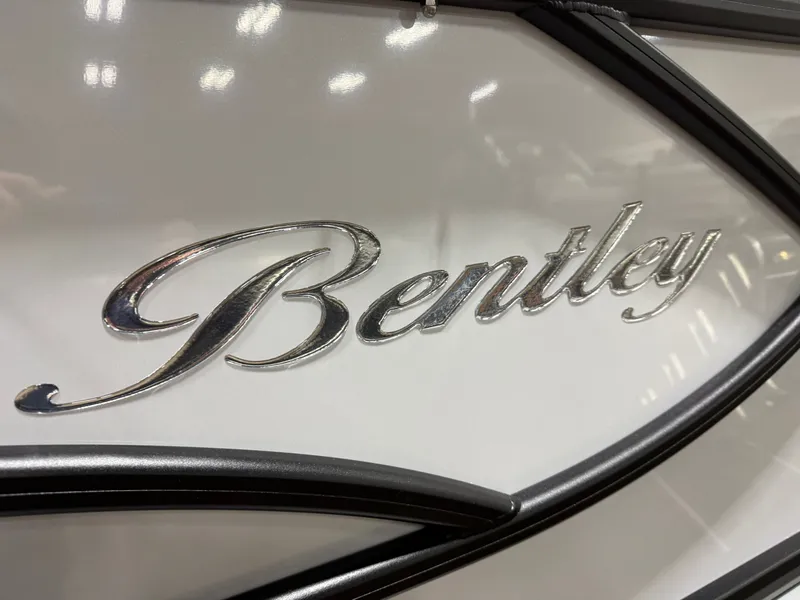 Slide: The Image of Bentley Pontoons Legacy 200HP Swingback 223 Tritoon 2026 - 40