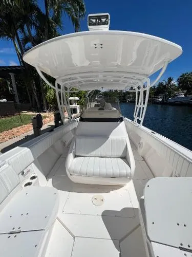 Slide: The Image of Intrepid 327 Center Console 2015 - 10