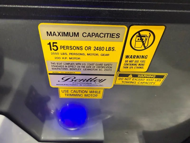 Slide: The Image of Bentley Pontoons Legacy 200HP Swingback 223 Tritoon 2026 - 15