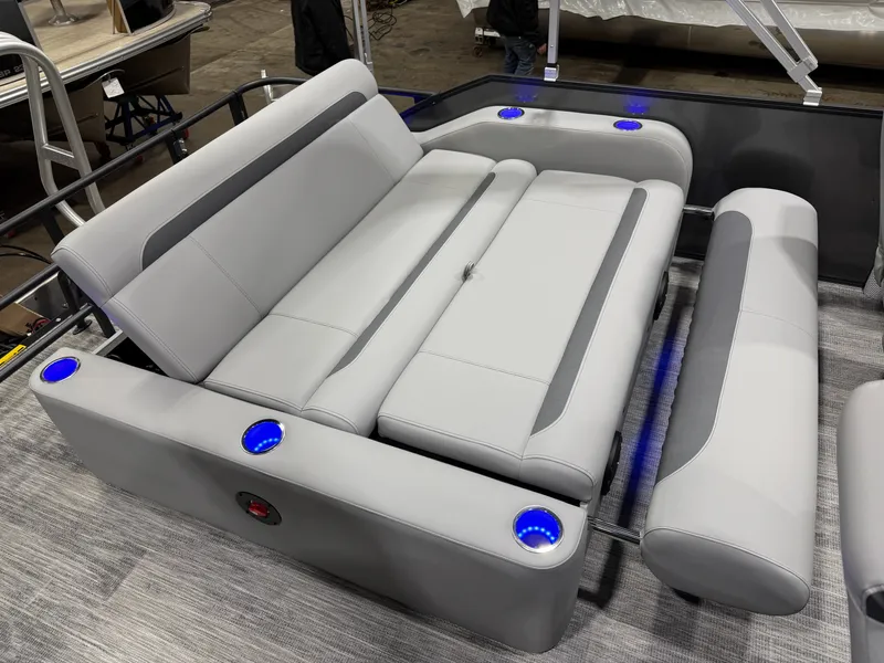 Slide: The Image of Bentley Pontoons Legacy 200HP Swingback 223 Tritoon 2026 - 19