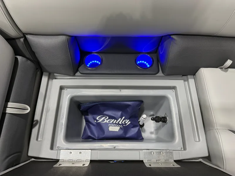 Slide: The Image of Bentley Pontoons Legacy 200HP Swingback 223 Tritoon 2026 - 29