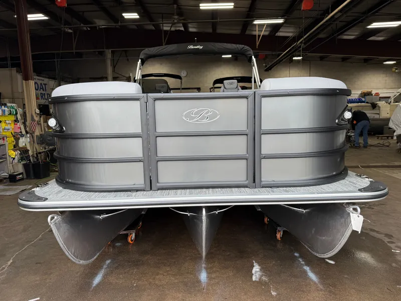 Slide: The Image of Bentley Pontoons Legacy 200HP Swingback 223 Tritoon 2026 - 35