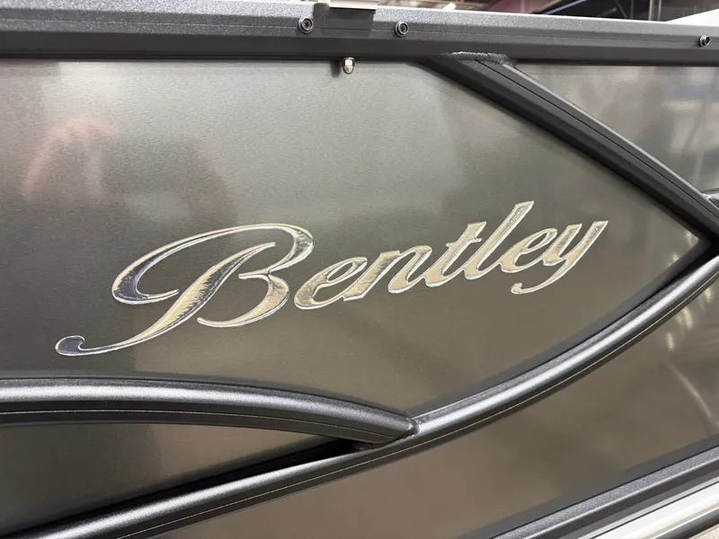Slide: The Image of Bentley Pontoons Legacy 200HP Swingback 223 Tritoon 2026 - 39