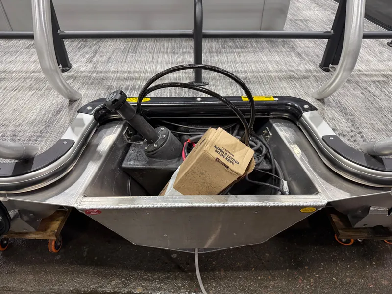 Slide: The Image of Bentley Pontoons Legacy 200HP Swingback 223 Tritoon 2026 - 42