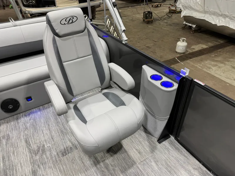 Slide: The Image of Bentley Pontoons Legacy 200HP Swingback 223 Tritoon 2026 - 9