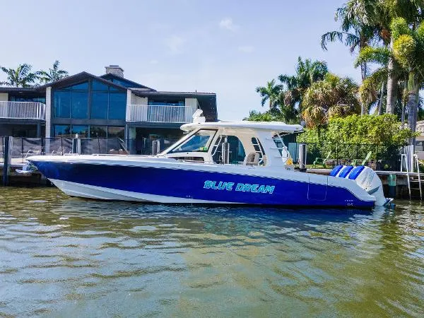 Slide: The Image of Boston Whaler 350 Realm 2019 - 0